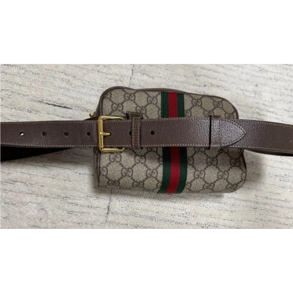 Gucci Beige Monogram Belt Bag with Red and Green Accents - Picture 4 of 7